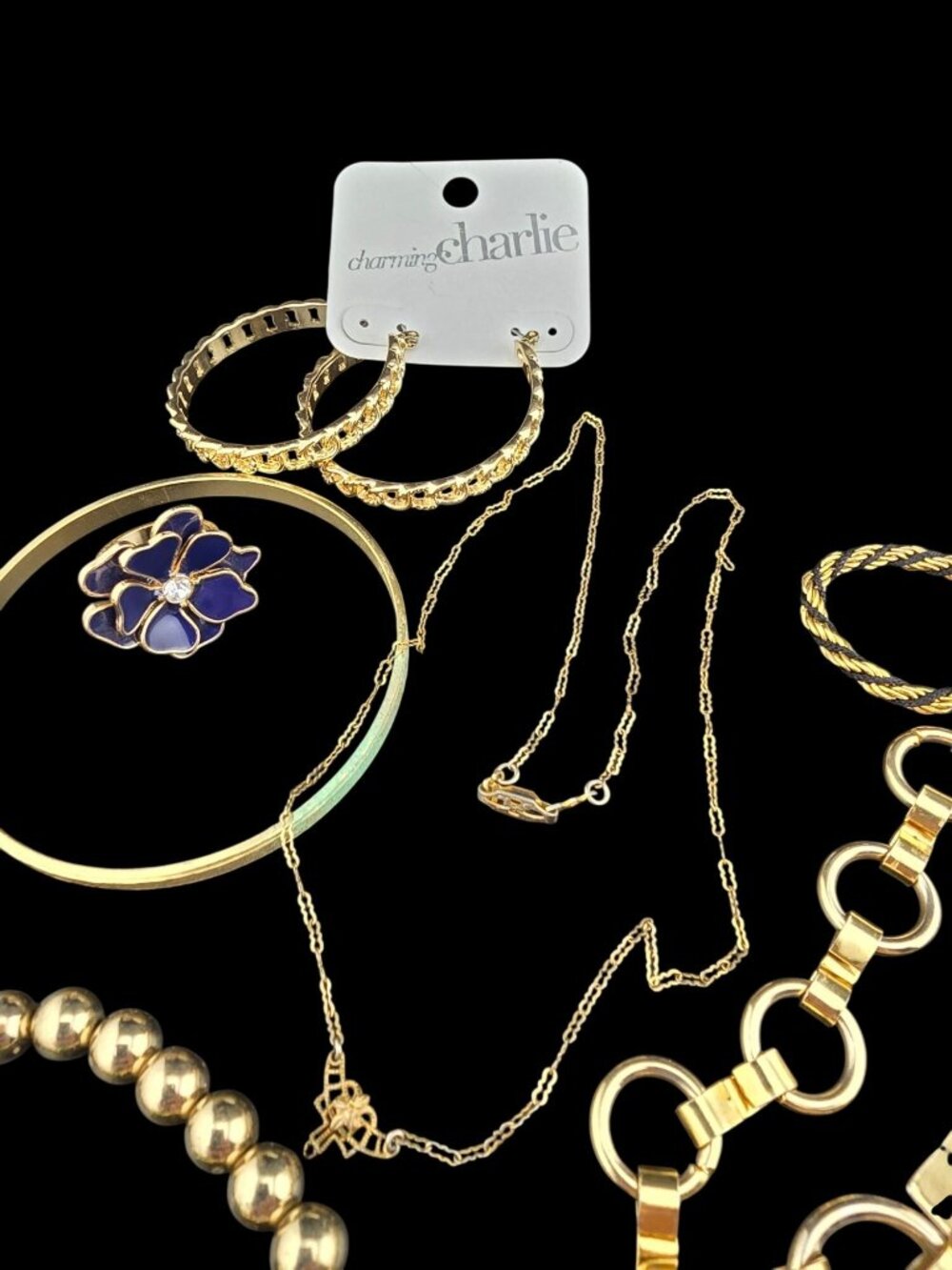 18 Pcs Gold Tone Jewelry Lot Necklaces Bracelets Brooches Charms Mixed Styles - Picture 2 of 9